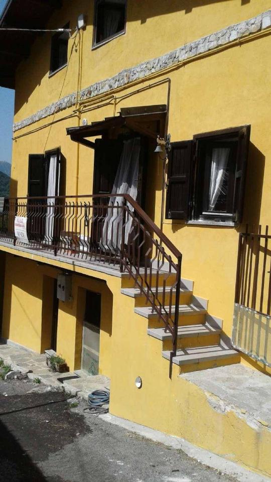 appartamento in vendita a Roburent in zona San Giacomo