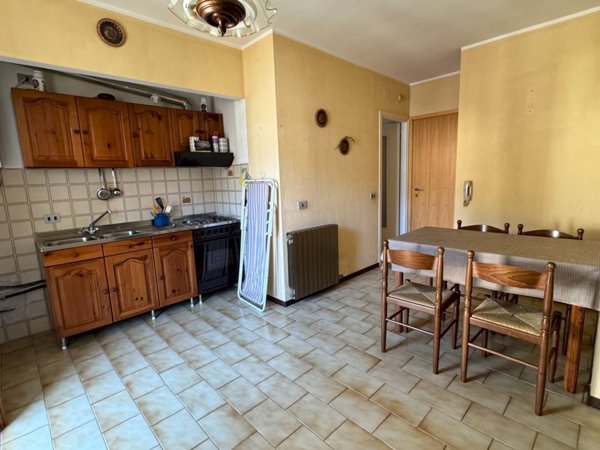 appartamento in vendita a Roburent in zona Cardini