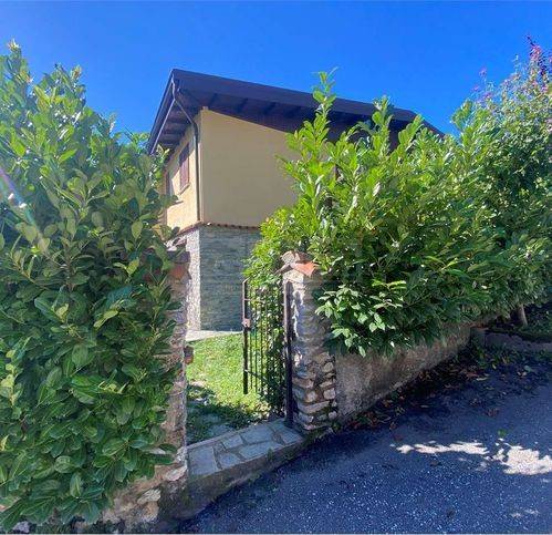 casa indipendente in vendita a Roburent in zona San Giacomo