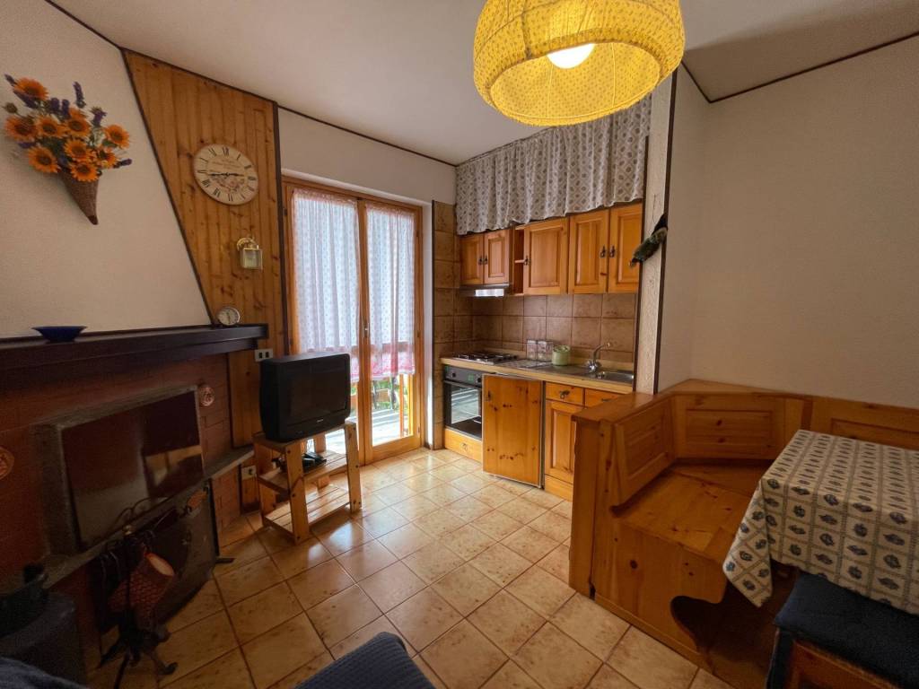appartamento in vendita a Roburent in zona San Giacomo