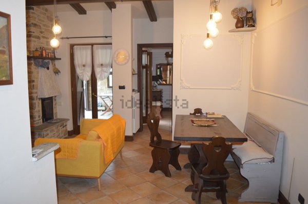 appartamento in vendita a Roburent in zona San Giacomo