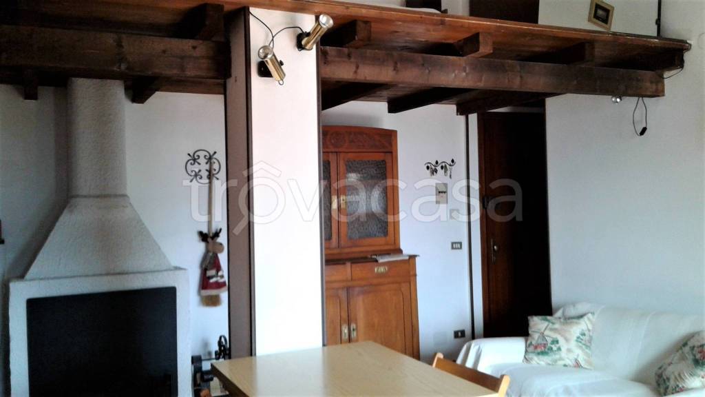 appartamento in vendita a Roburent in zona San Giacomo