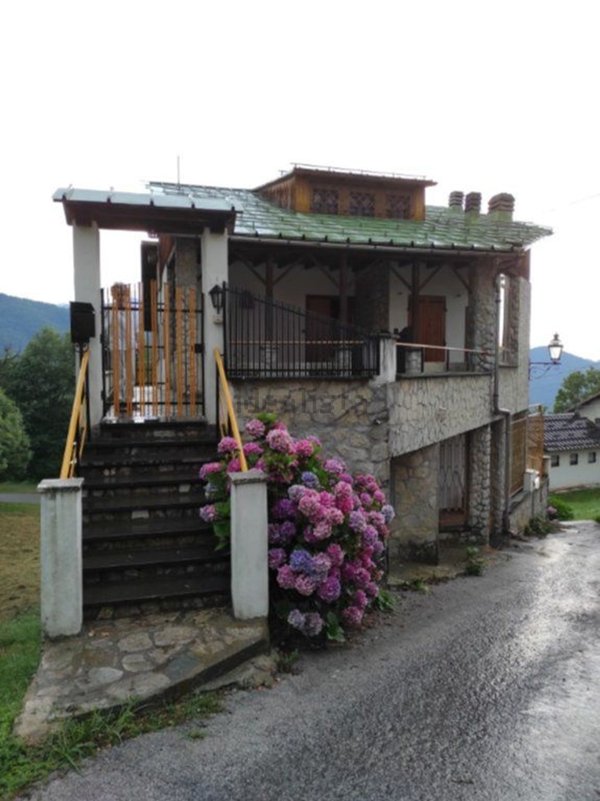 appartamento in vendita a Roburent in zona San Giacomo