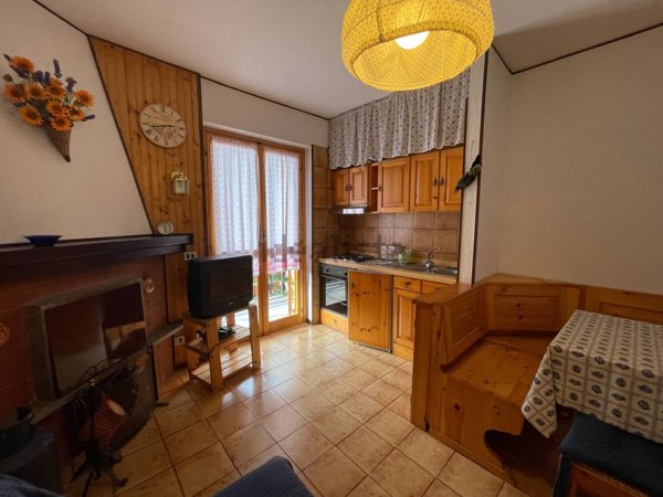 appartamento in vendita a Roburent in zona San Giacomo