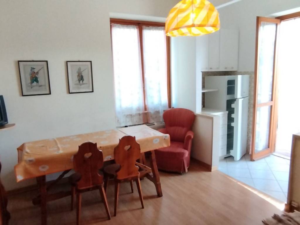 appartamento in vendita a Roburent in zona San Giacomo