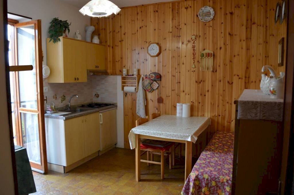 appartamento in vendita a Roburent in zona San Giacomo