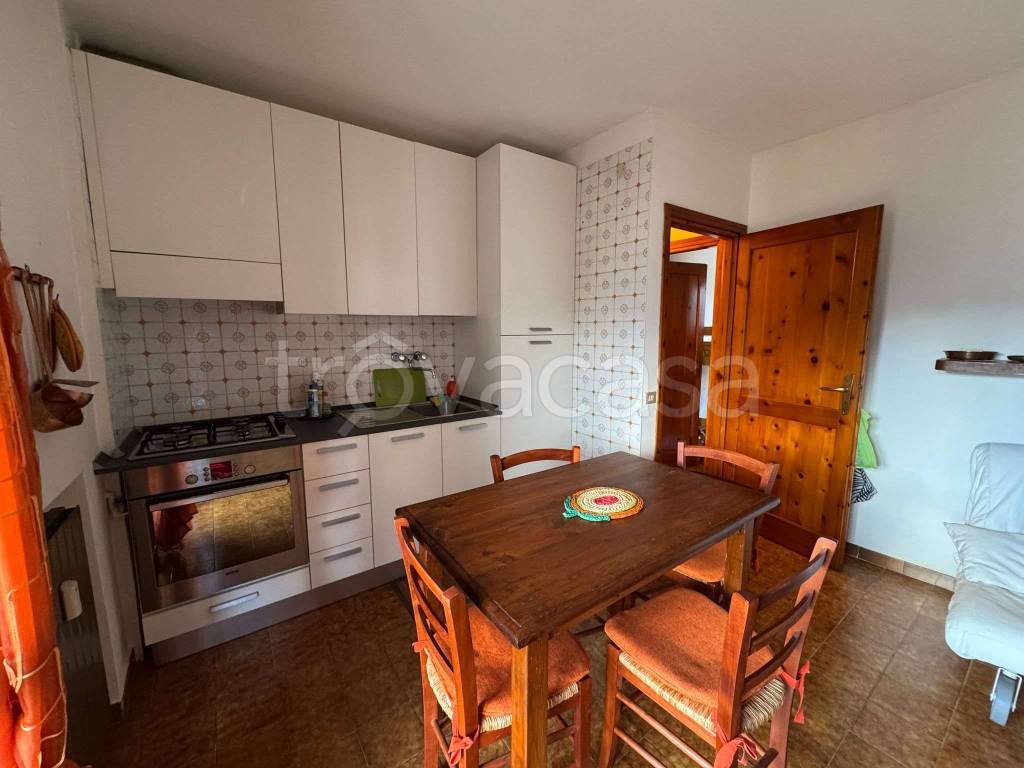 appartamento in vendita a Roburent in zona San Giacomo