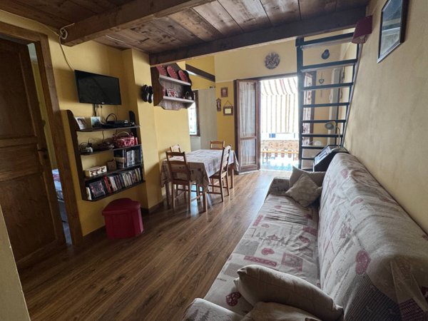 appartamento in vendita a Roburent
