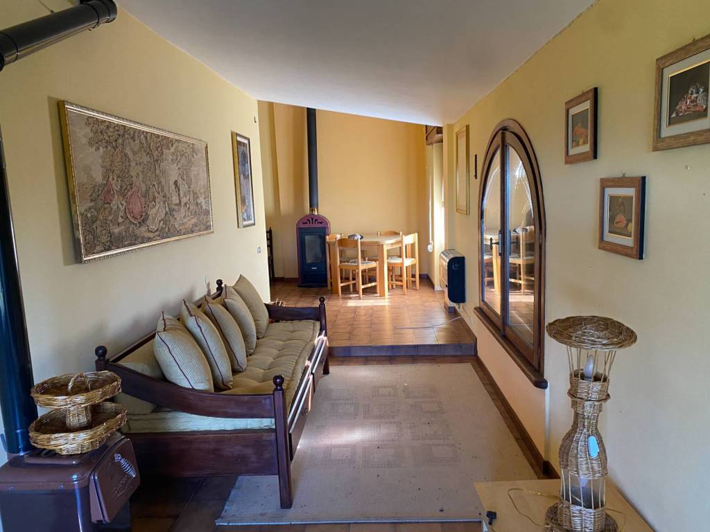 appartamento in vendita a Roburent