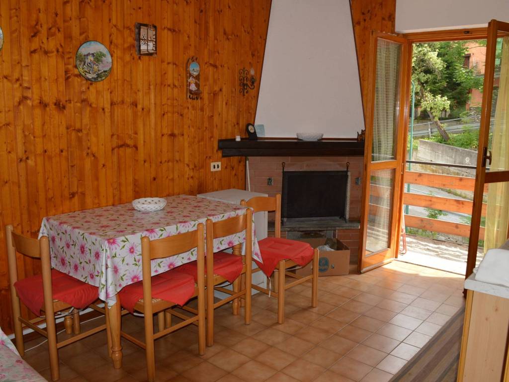 appartamento in vendita a Roburent in zona San Giacomo