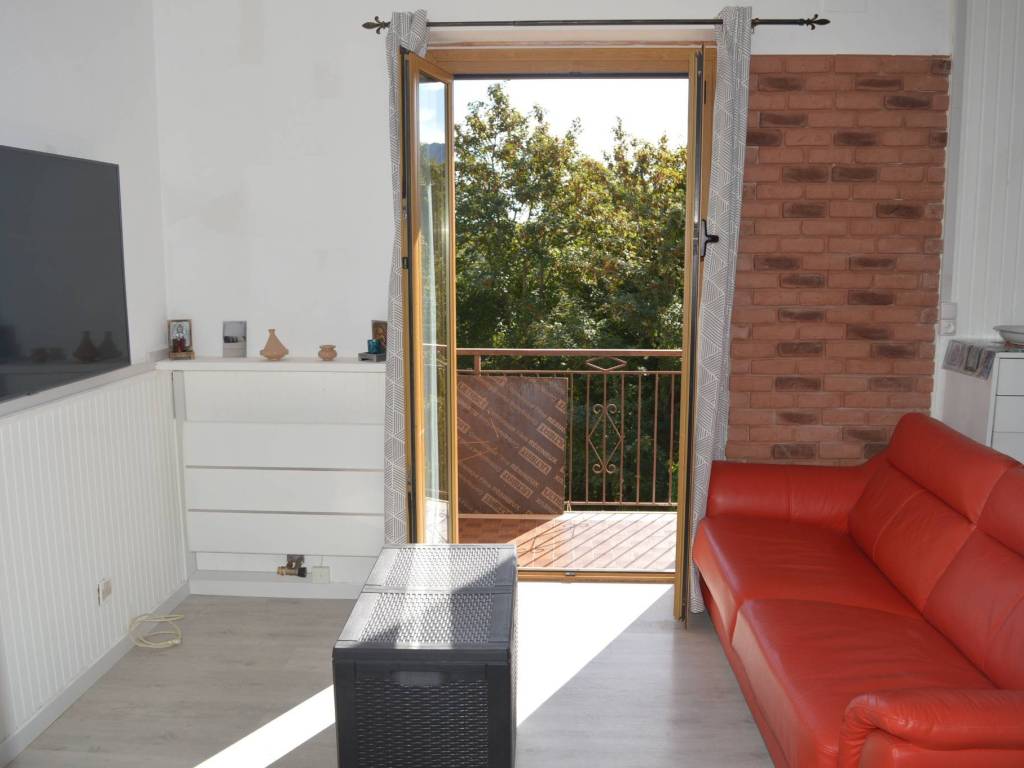 appartamento in vendita a Roburent in zona San Giacomo