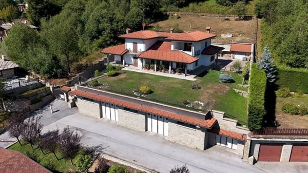 villa in vendita a Roburent in zona San Giacomo