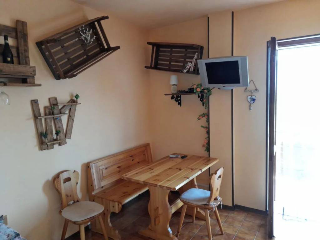 appartamento in vendita a Roburent in zona San Giacomo