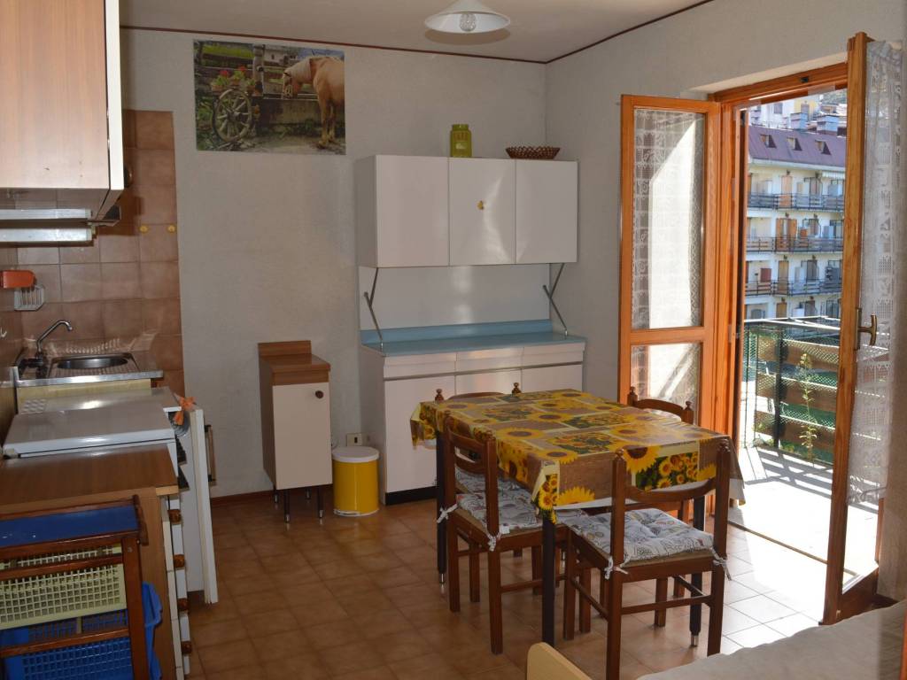 appartamento in vendita a Roburent in zona San Giacomo