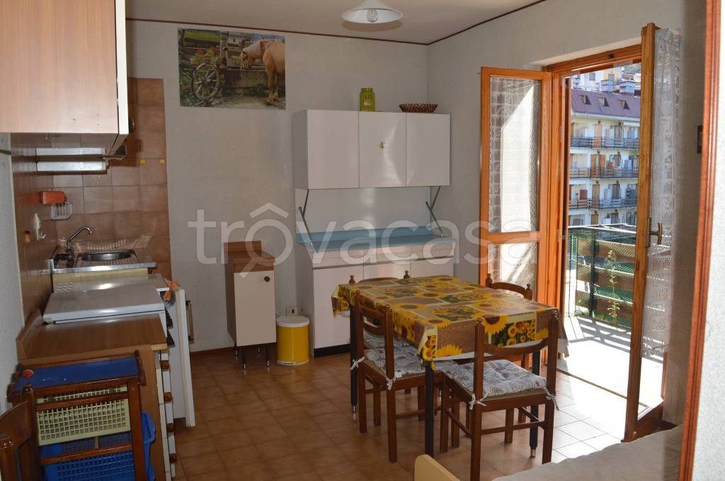 appartamento in vendita a Roburent in zona San Giacomo