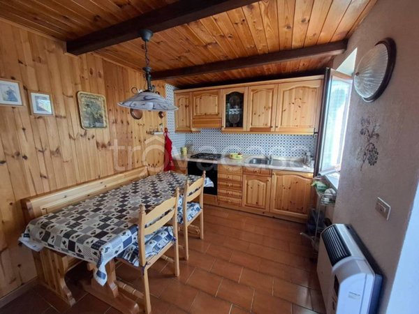 appartamento in vendita a Roburent in zona San Giacomo