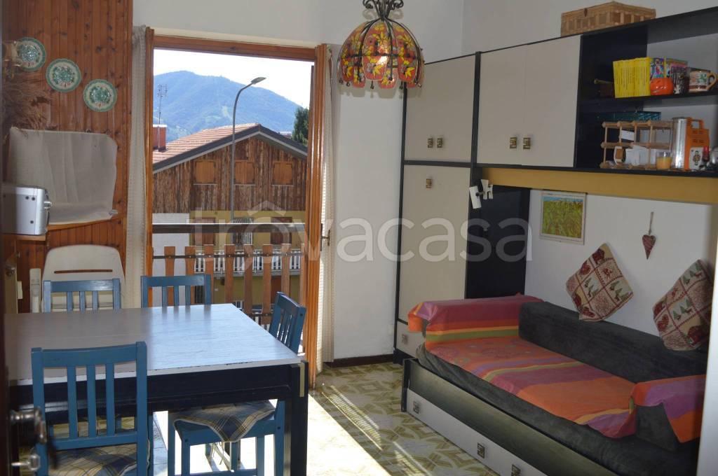 appartamento in vendita a Roburent in zona San Giacomo