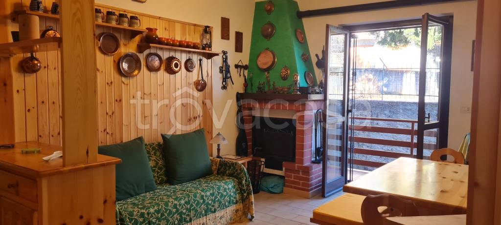 appartamento in vendita a Roburent in zona San Giacomo