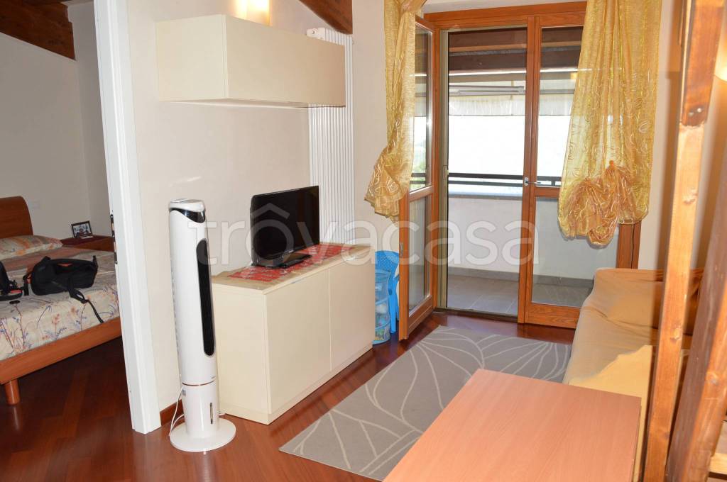 appartamento in vendita a Roburent in zona San Giacomo