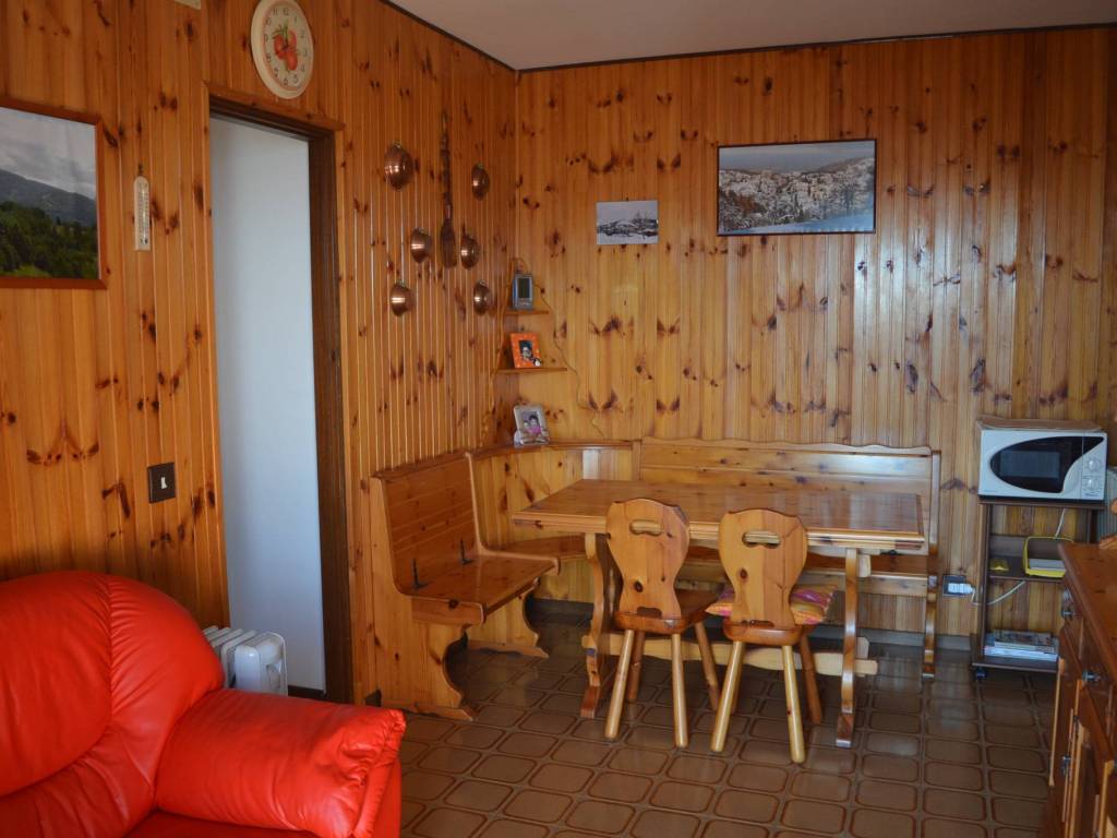 appartamento in vendita a Roburent in zona San Giacomo