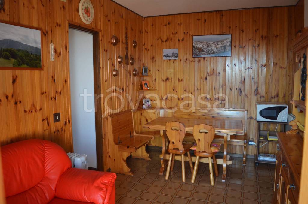 appartamento in vendita a Roburent in zona San Giacomo