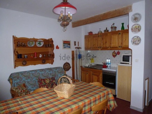 appartamento in vendita a Roburent in zona San Giacomo