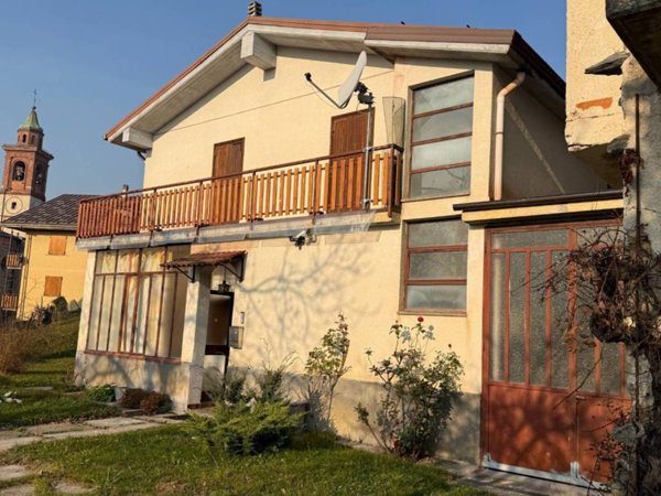 casa indipendente in vendita a Roburent in zona San Giacomo