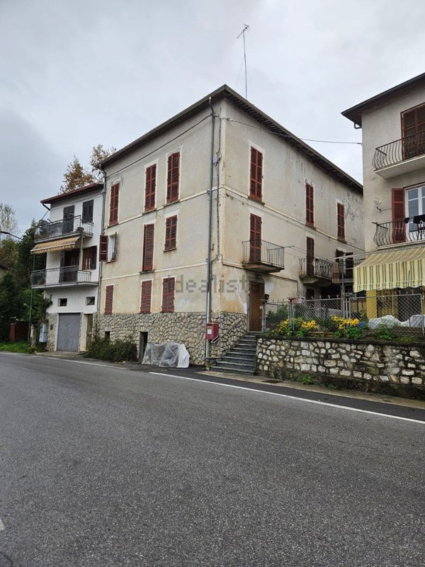 appartamento in vendita a Roburent