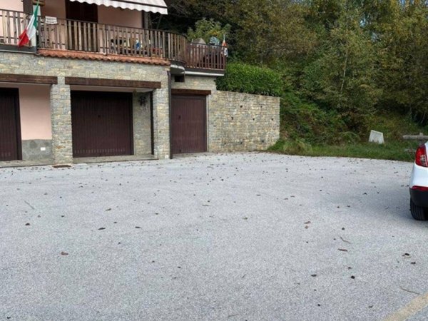 casa indipendente in vendita a Roburent in zona San Giacomo