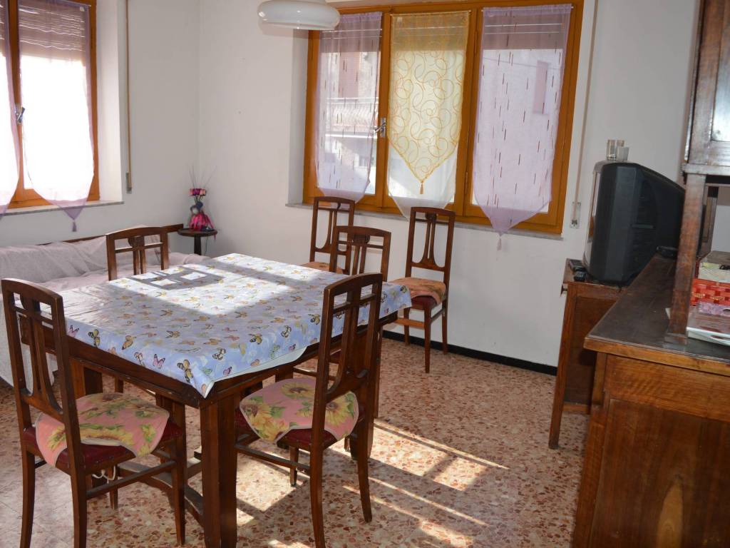 appartamento in vendita a Roburent in zona San Giacomo