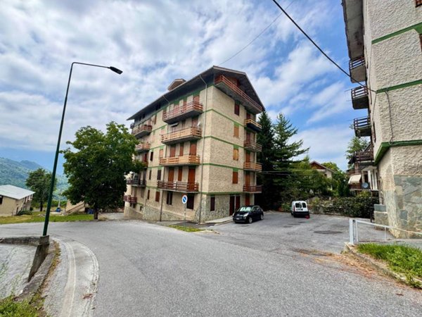 appartamento in vendita a Roburent in zona San Giacomo