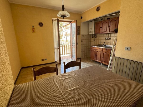 appartamento in vendita a Roburent in zona Cardini