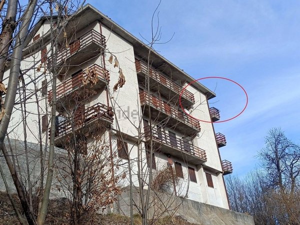 appartamento in vendita a Roburent in zona Cardini