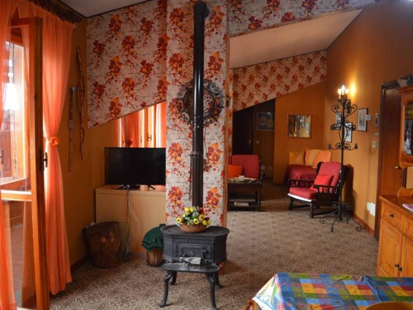 appartamento in vendita a Roburent in zona San Giacomo