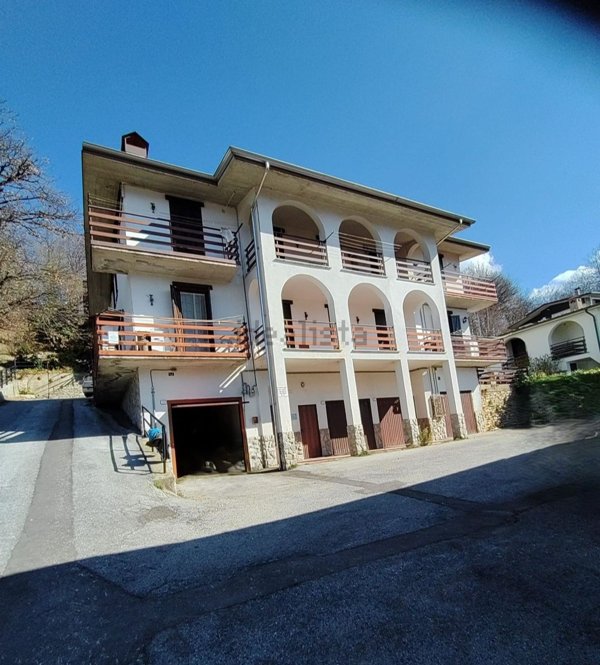 appartamento in vendita a Roburent in zona San Giacomo