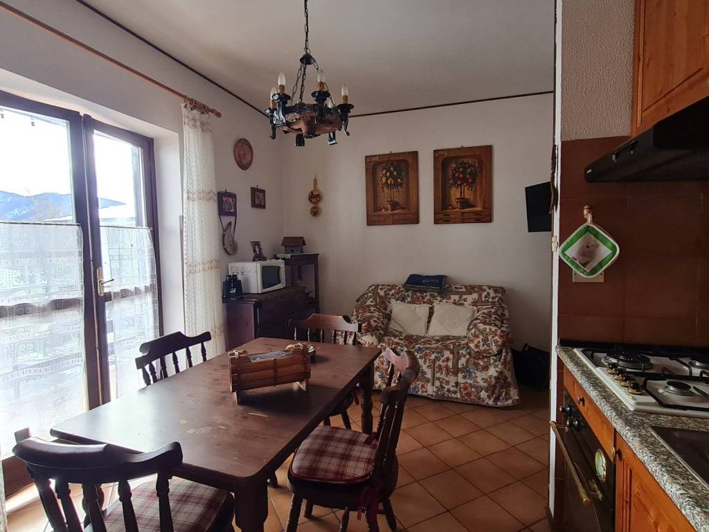 appartamento in vendita a Roburent in zona San Giacomo