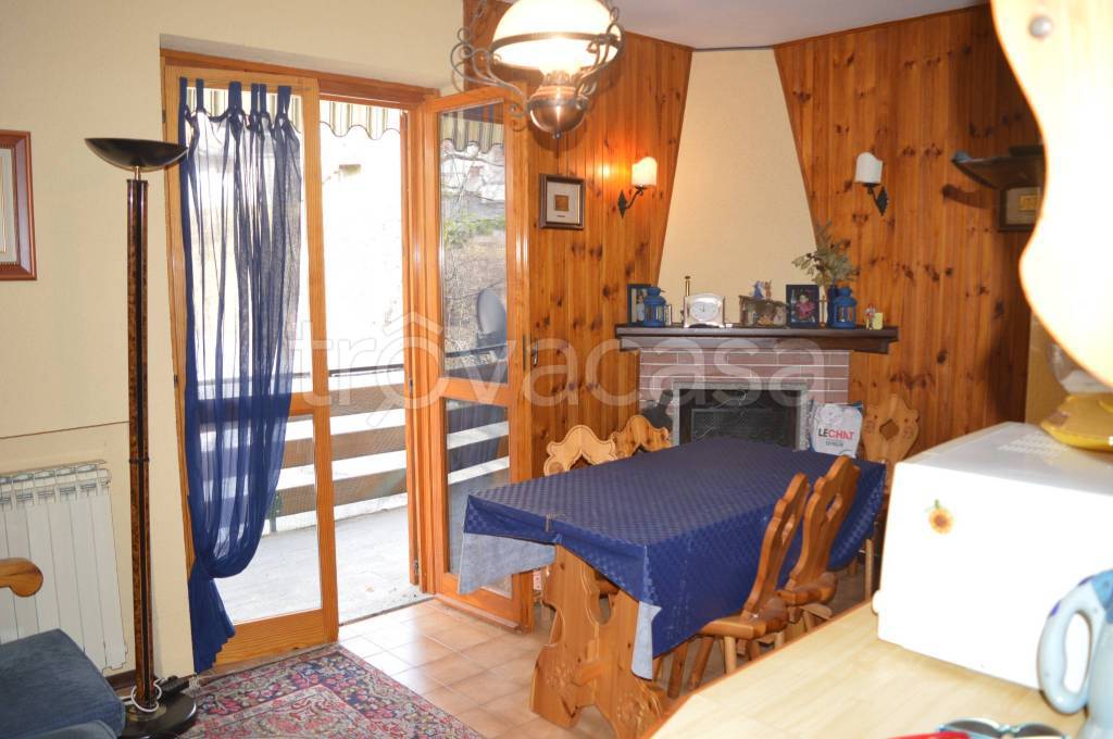 appartamento in vendita a Roburent in zona San Giacomo