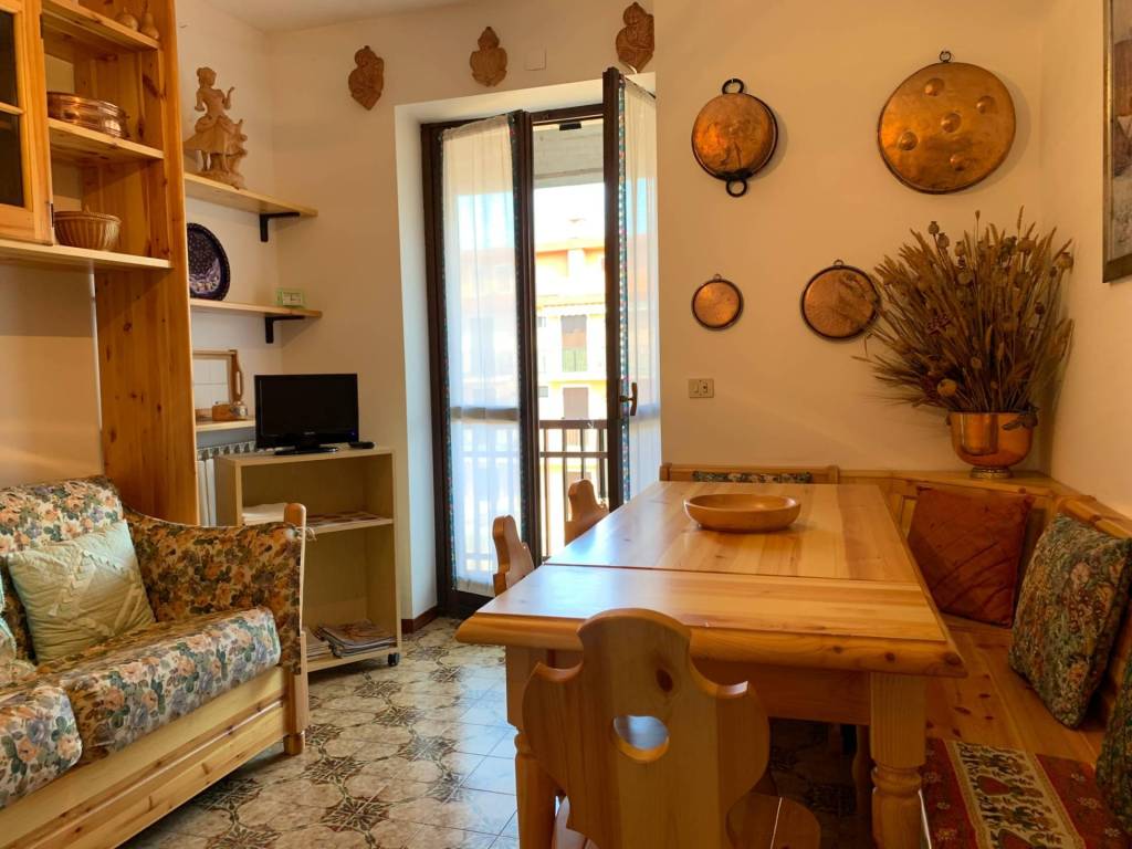 appartamento in vendita a Roburent in zona San Giacomo