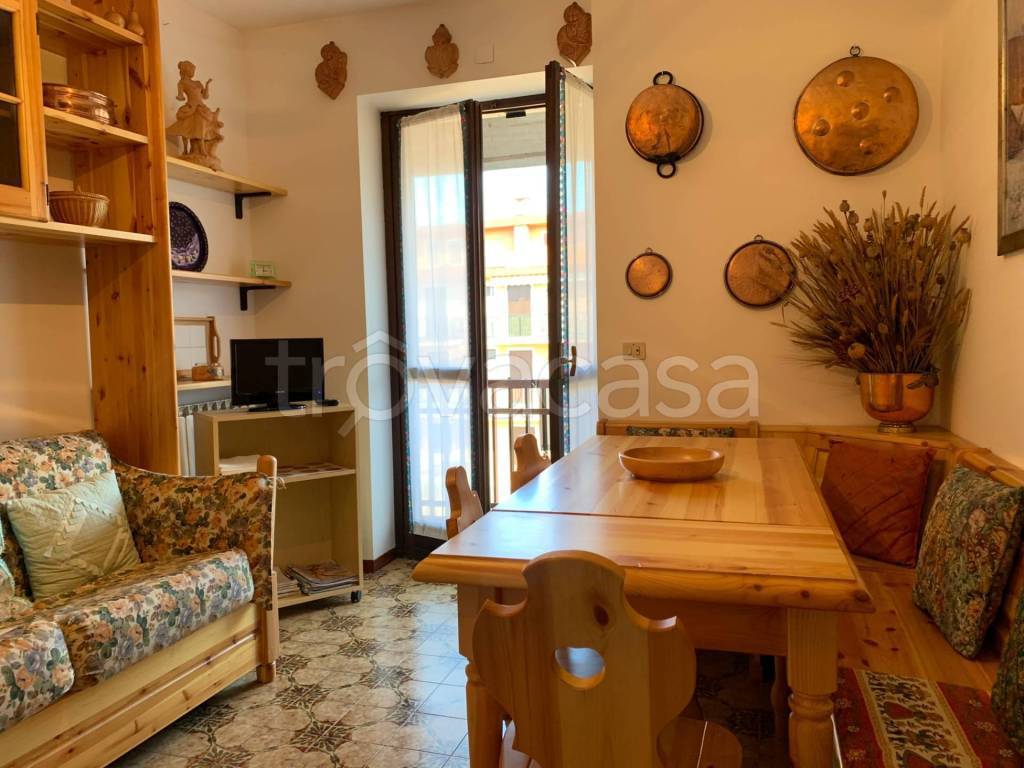 appartamento in vendita a Roburent in zona San Giacomo