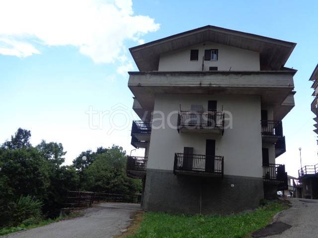 appartamento in vendita a Roburent in zona San Giacomo