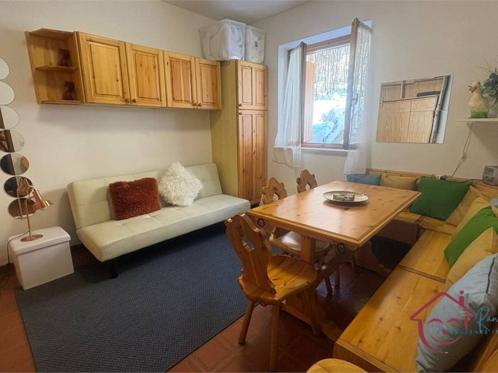 appartamento in vendita a Roburent in zona San Giacomo