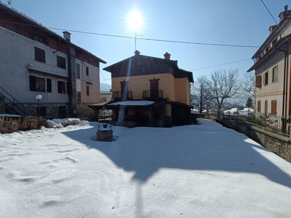 casa indipendente in vendita a Roburent in zona San Giacomo