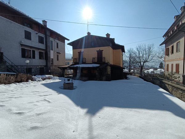 casa indipendente in vendita a Roburent