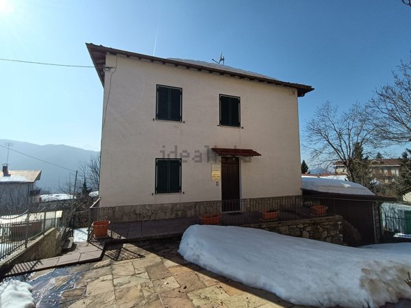 casa indipendente in vendita a Roburent