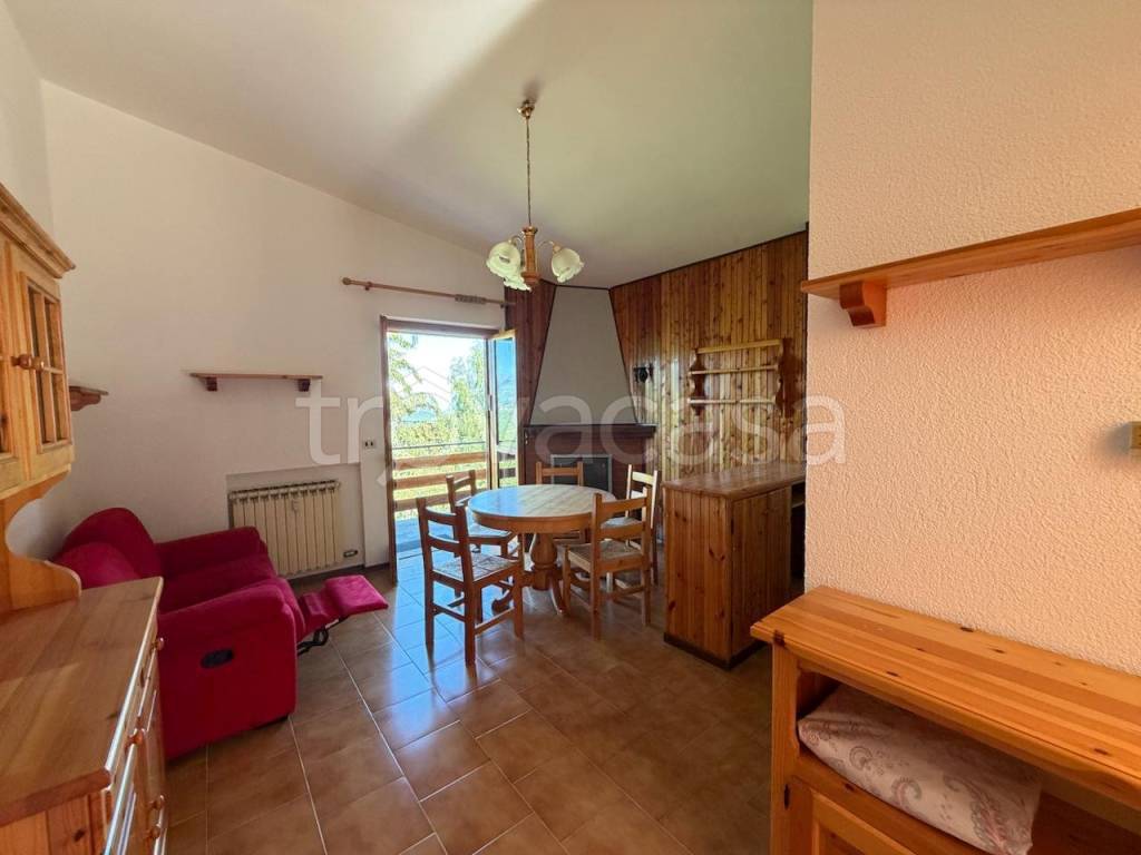 appartamento in vendita a Roburent in zona San Giacomo
