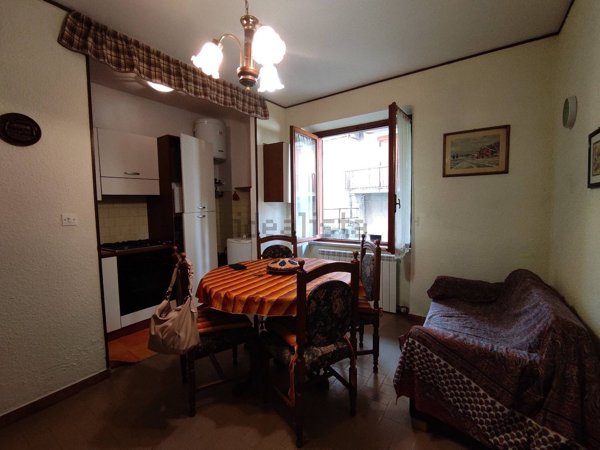 appartamento in vendita a Roburent in zona San Giacomo