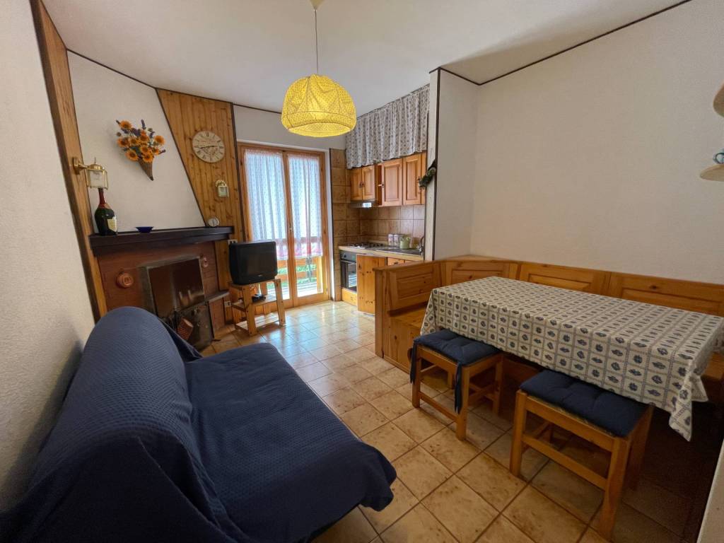 appartamento in vendita a Roburent in zona San Giacomo