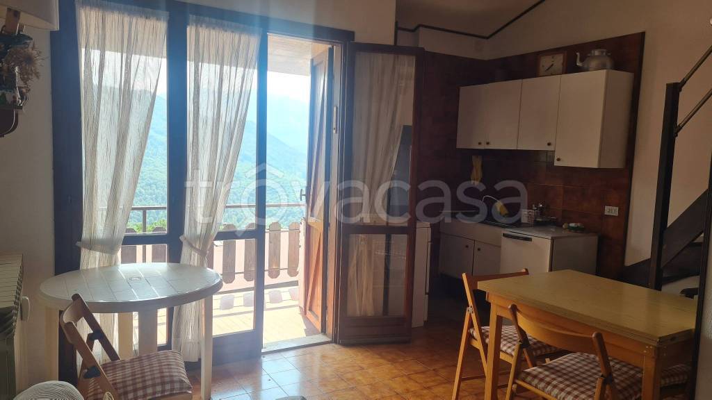 appartamento in vendita a Roburent in zona San Giacomo