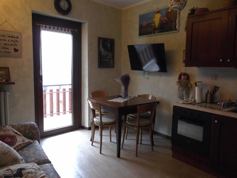 appartamento in vendita a Roburent in zona San Giacomo