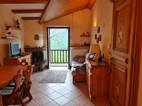 appartamento in vendita a Roburent in zona San Giacomo